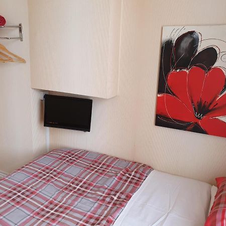 Foxhall Village Guest House Блекпул Екстериор снимка