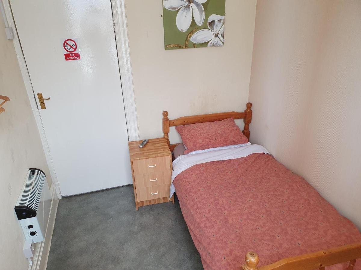 Foxhall Village Guest House Блекпул Екстериор снимка