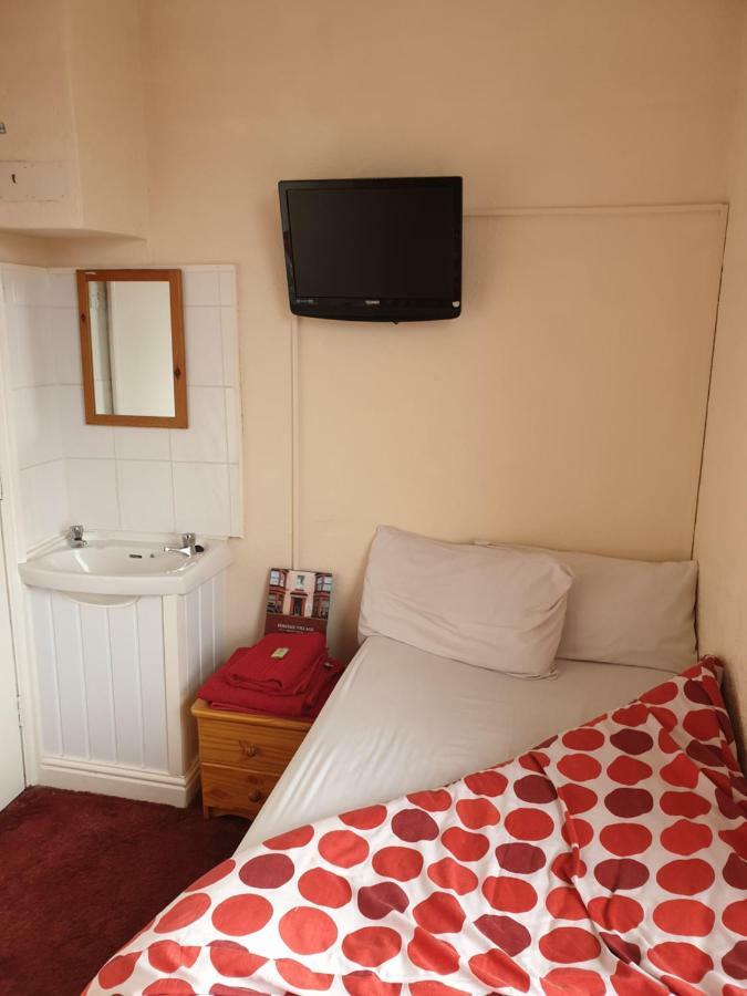 Foxhall Village Guest House Блекпул Екстериор снимка