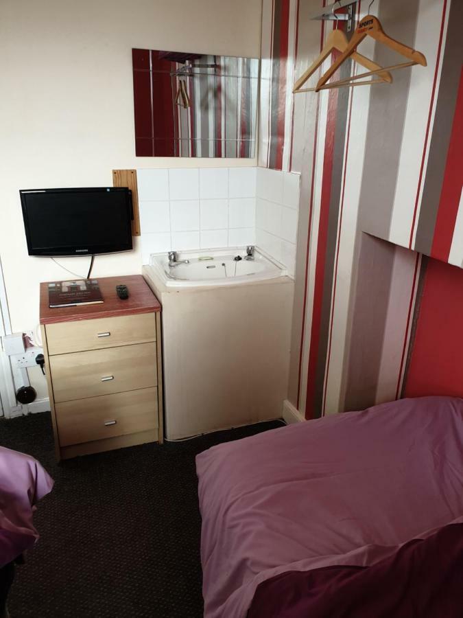 Foxhall Village Guest House Блекпул Екстериор снимка