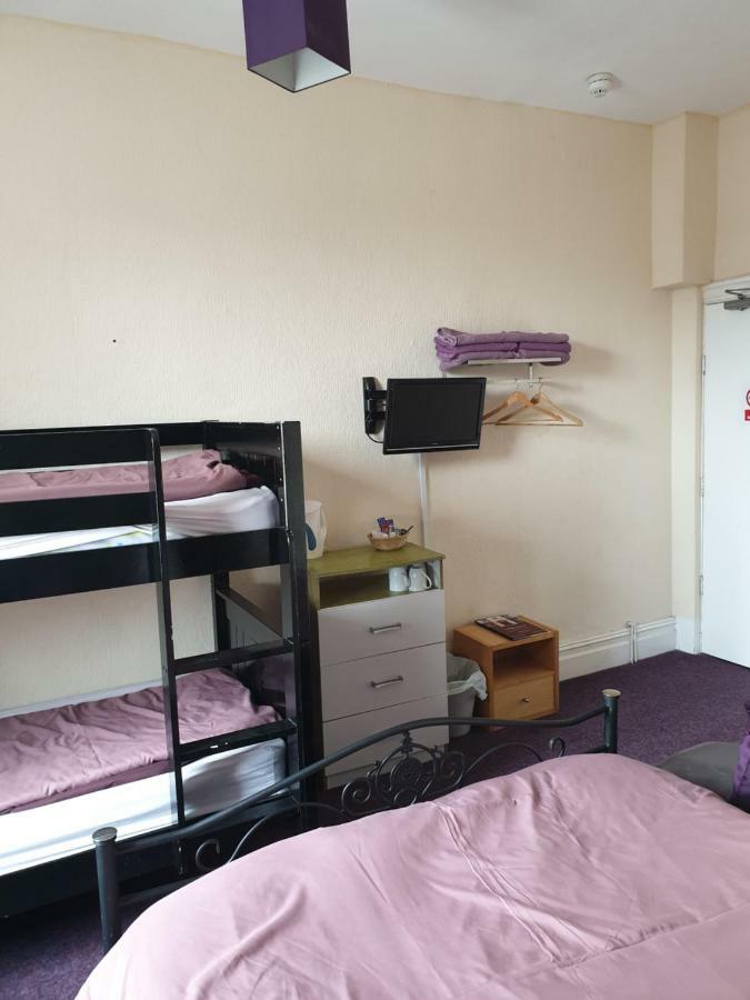 Foxhall Village Guest House Блекпул Екстериор снимка